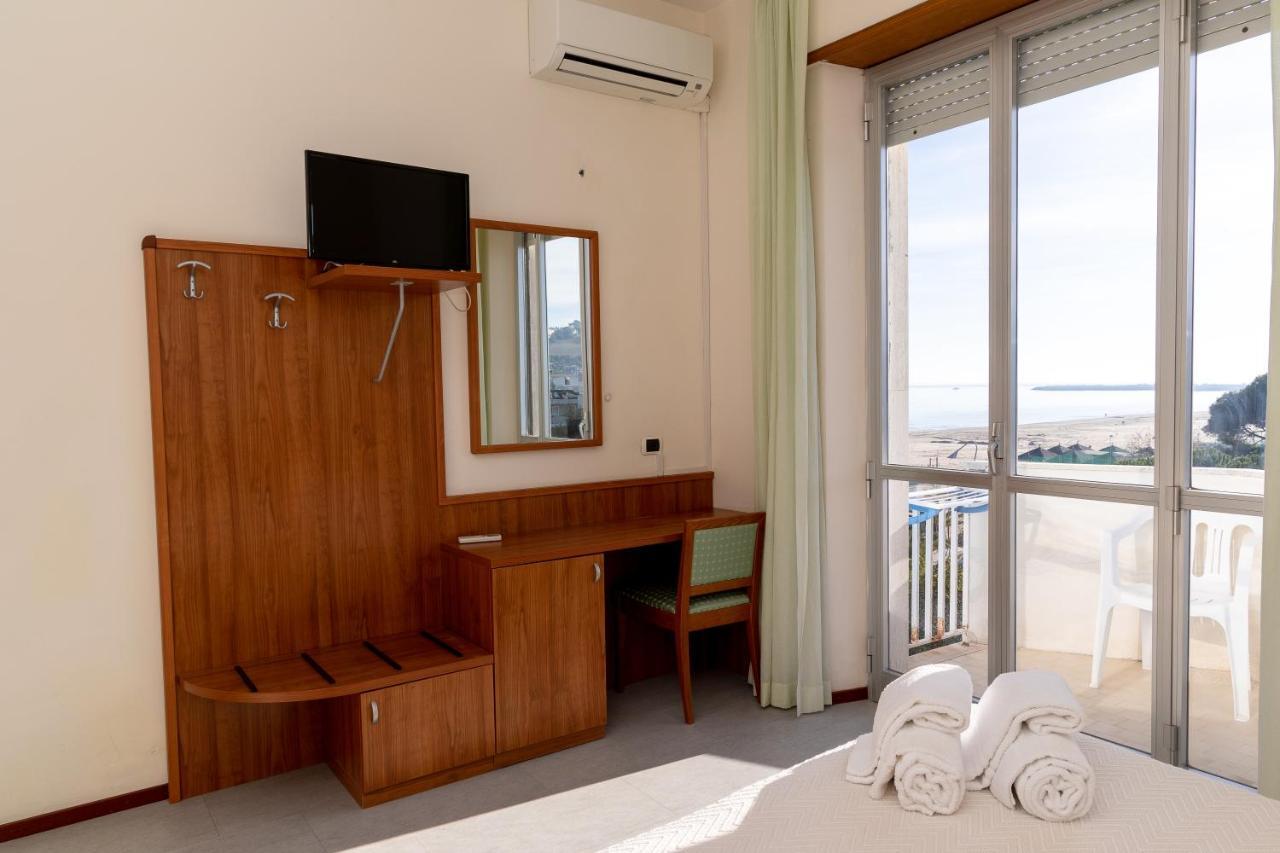 Hotel Royal Giulianova Exterior photo